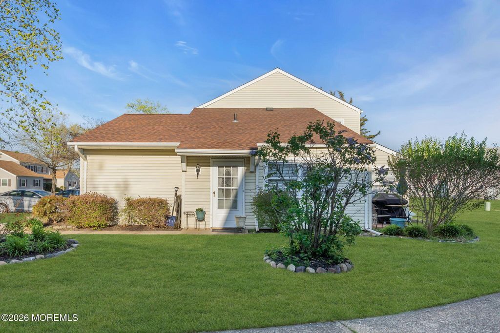 15 S Seas Court, Barnegat, NJ 08005