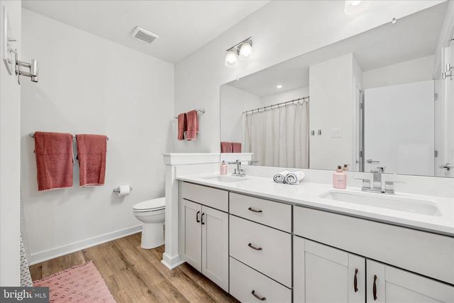 919 RIVERPLACE DR, Conshohocken, PA 19428