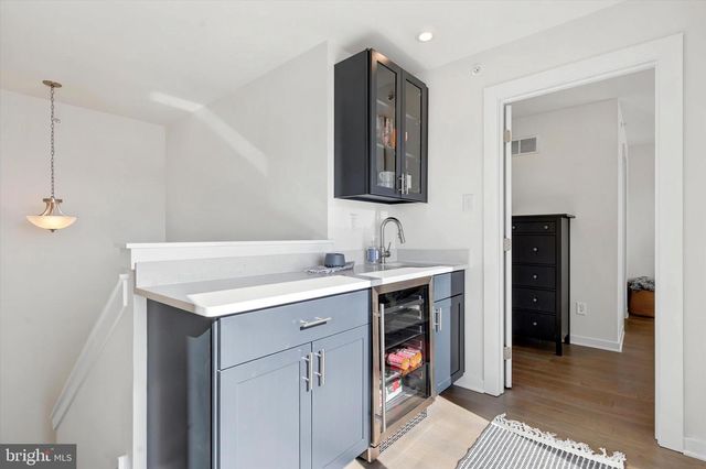 919 RIVERPLACE DR, Conshohocken, PA 19428