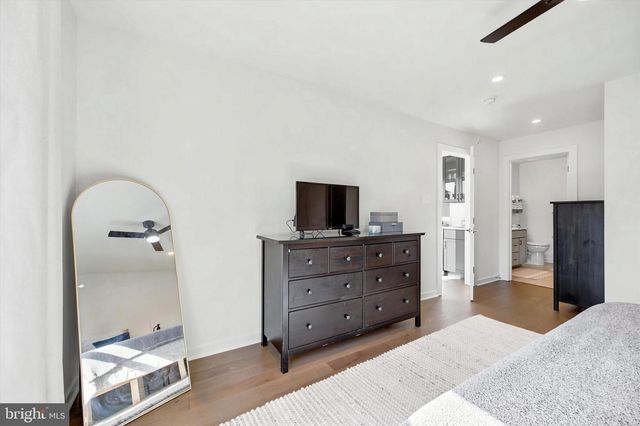 919 RIVERPLACE DR, Conshohocken, PA 19428
