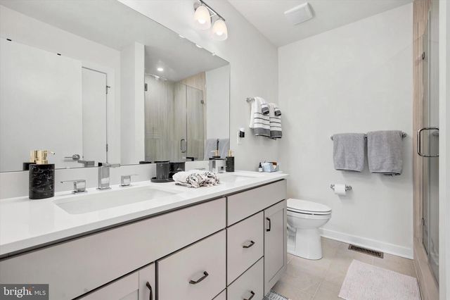 919 RIVERPLACE DR, Conshohocken, PA 19428