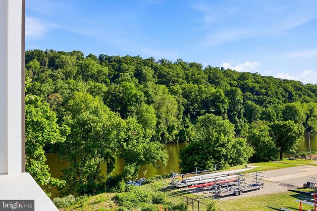 919 RIVERPLACE DR, Conshohocken, PA 19428