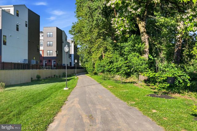 919 RIVERPLACE DR, Conshohocken, PA 19428