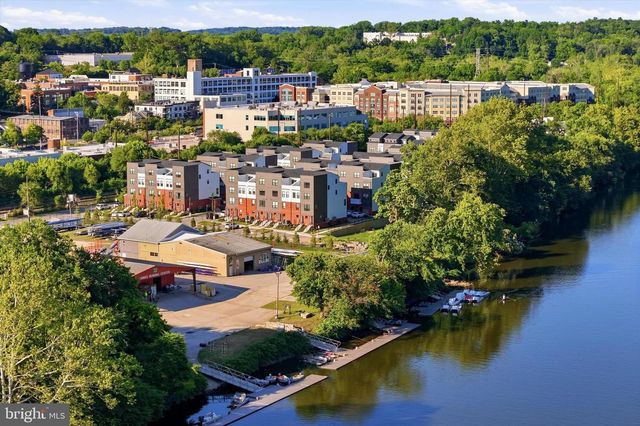 919 RIVERPLACE DR, Conshohocken, PA 19428