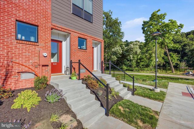 919 RIVERPLACE DR, Conshohocken, PA 19428
