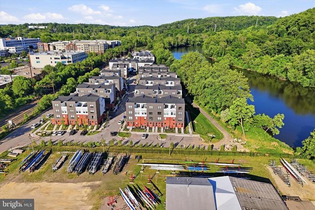 919 RIVERPLACE DR, Conshohocken, PA 19428