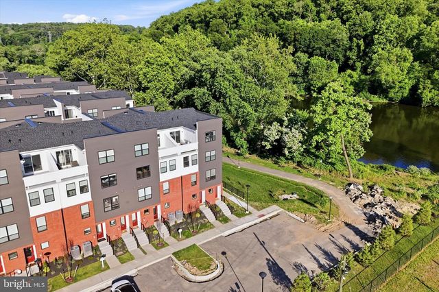 919 RIVERPLACE DR, Conshohocken, PA 19428