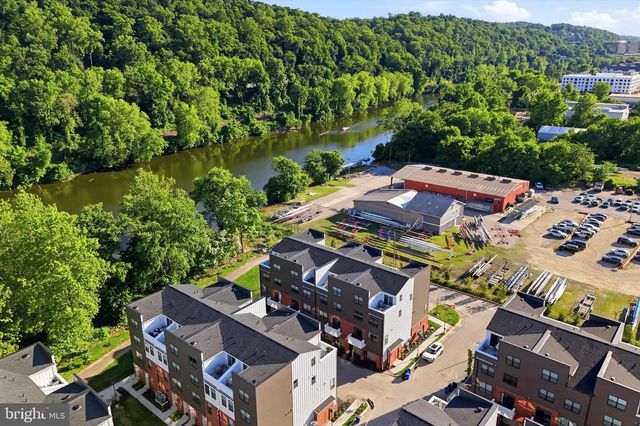 919 RIVERPLACE DR, Conshohocken, PA 19428