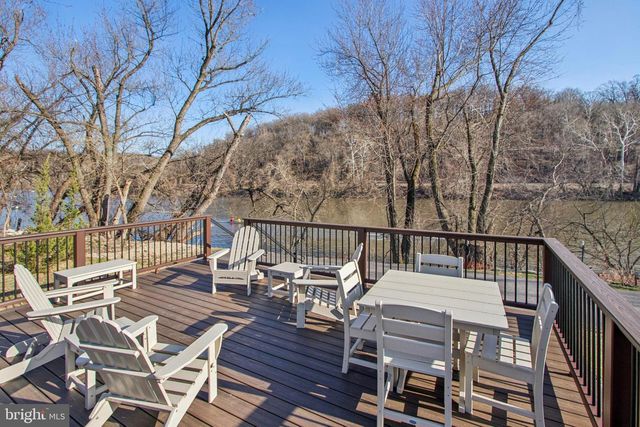 919 RIVERPLACE DR, Conshohocken, PA 19428