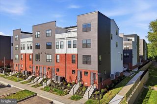 919 RIVERPLACE DR, Conshohocken, PA 19428