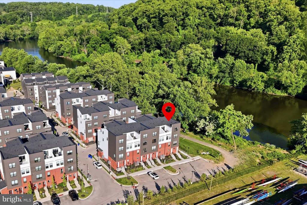 919 RIVERPLACE DR, Conshohocken, PA 19428