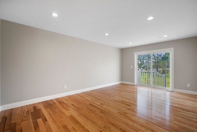 4 Sabrina Way E, Agawam, MA 01001