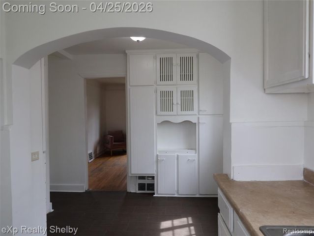 15531 Winthrop Street, Detroit, MI 48227