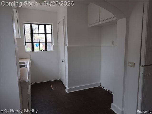 15531 Winthrop Street, Detroit, MI 48227