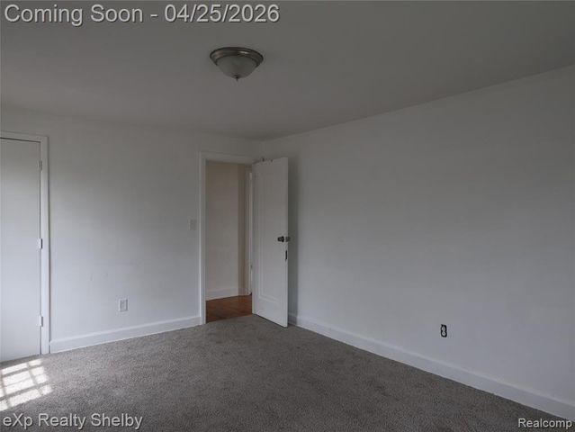 15531 Winthrop Street, Detroit, MI 48227