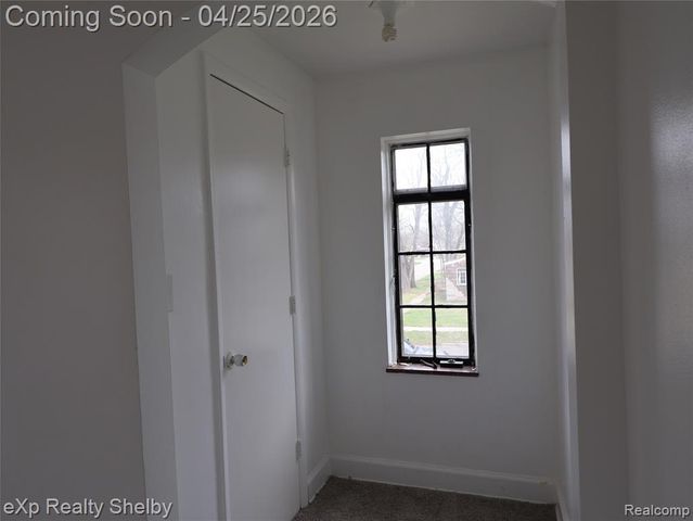 15531 Winthrop Street, Detroit, MI 48227