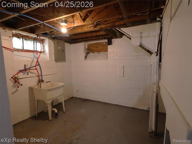 15531 Winthrop Street, Detroit, MI 48227