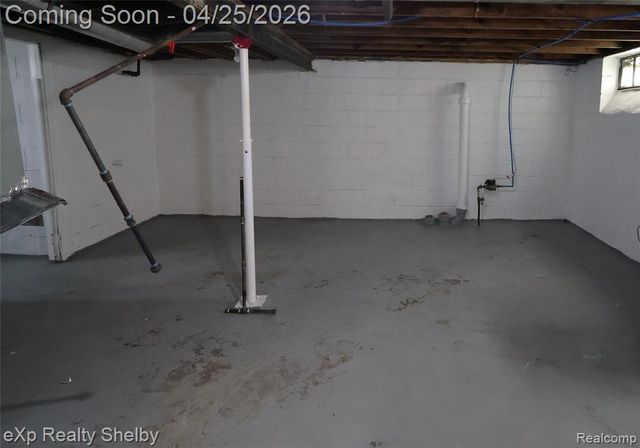 15531 Winthrop Street, Detroit, MI 48227