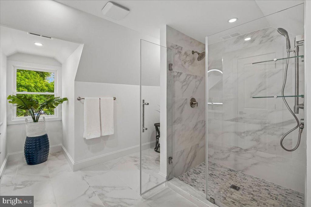 Image 11 of property listing at 4000 ADAMS DR, Silver Spring, MD 20902