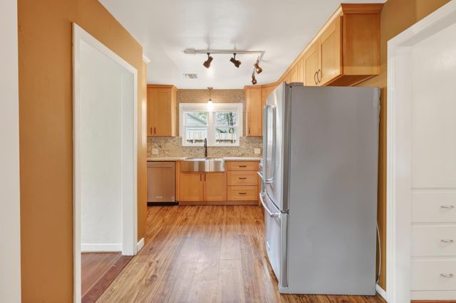 5221 9th Ave, Sacramento, CA 95820