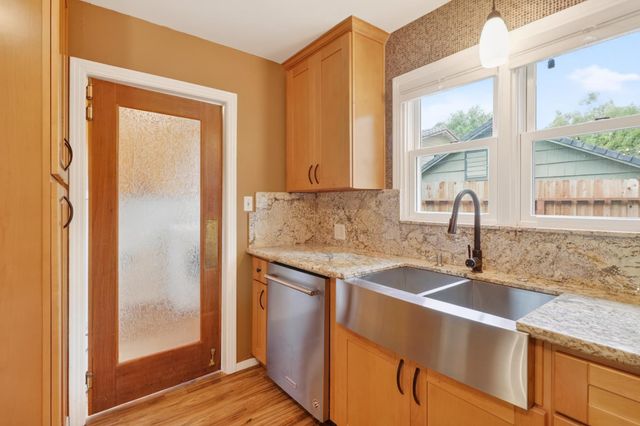 5221 9th Ave, Sacramento, CA 95820