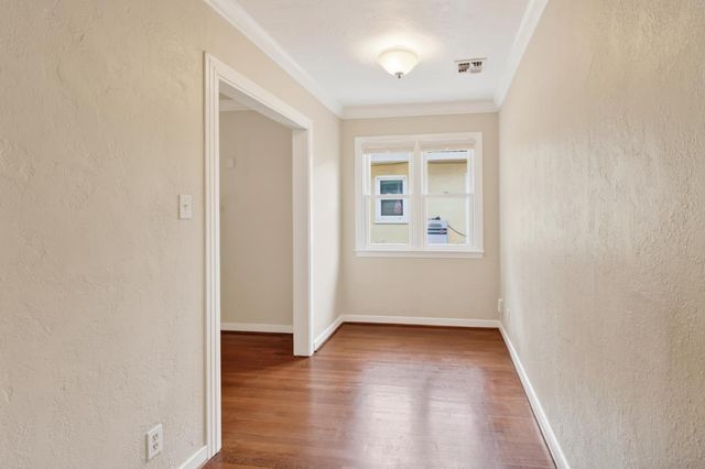 5221 9th Ave, Sacramento, CA 95820
