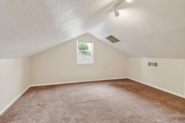5221 9th Ave, Sacramento, CA 95820