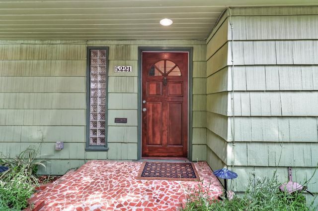 5221 9th Ave, Sacramento, CA 95820