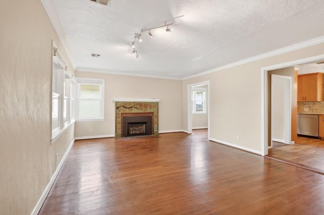 5221 9th Ave, Sacramento, CA 95820