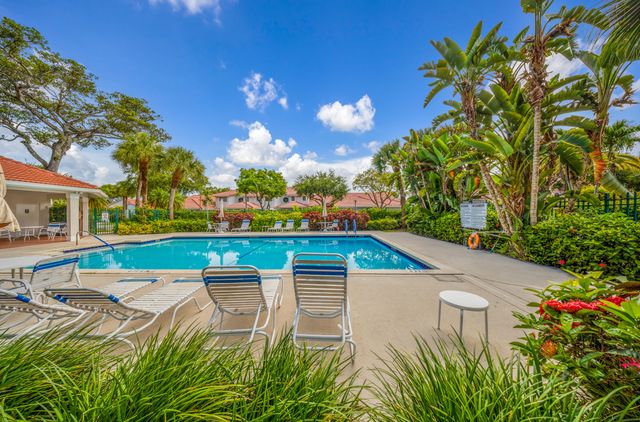 4117 W Palm Aire Drive B2, Pompano Beach, FL 33069