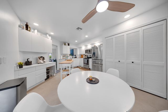 4117 W Palm Aire Drive B2, Pompano Beach, FL 33069