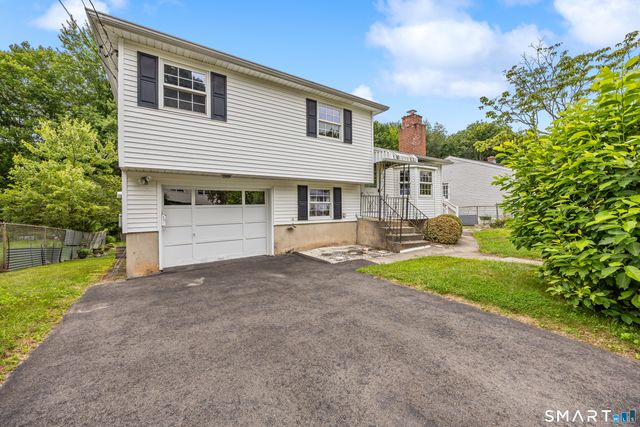 106 Townsend Avenue, Waterbury, CT 06705