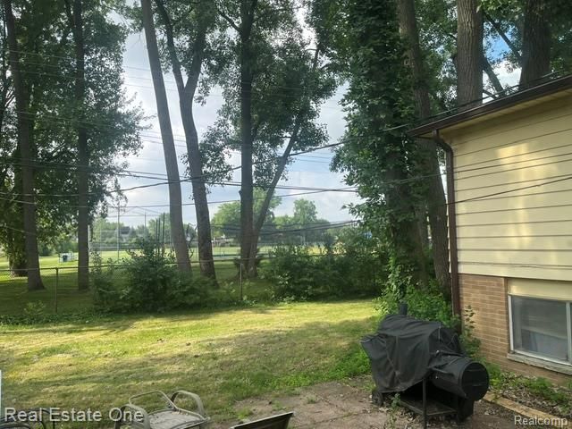 28835 Murray Crescent Drive, Southfield, MI 48076