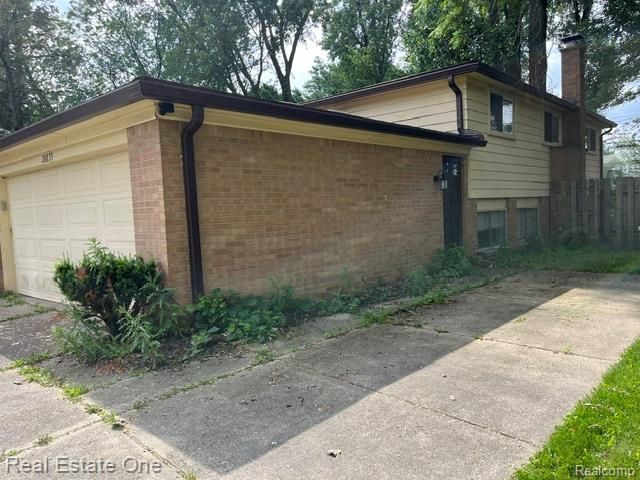 28835 Murray Crescent Drive, Southfield, MI 48076