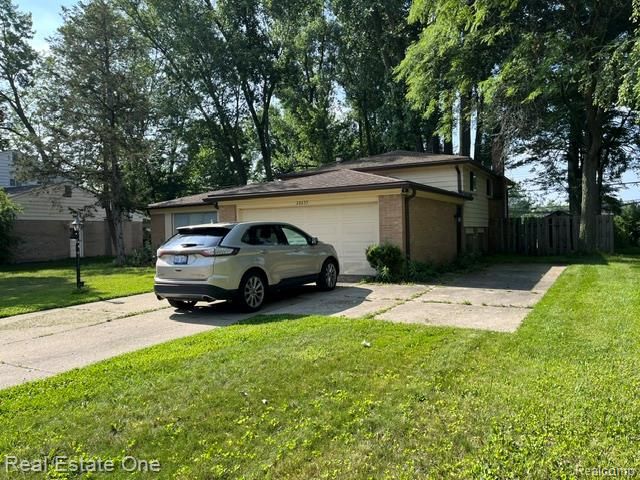 28835 Murray Crescent Drive, Southfield, MI 48076