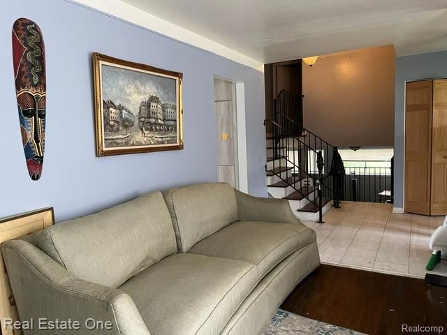 28835 Murray Crescent Drive, Southfield, MI 48076
