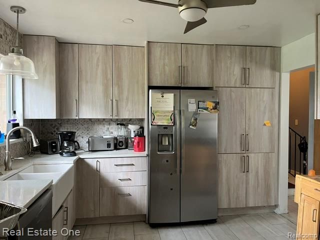28835 Murray Crescent Drive, Southfield, MI 48076
