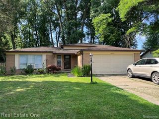 28835 Murray Crescent Drive, Southfield, MI 48076