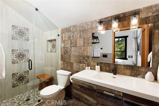 1370 Calgary Drive, Lake Arrowhead, CA 92352