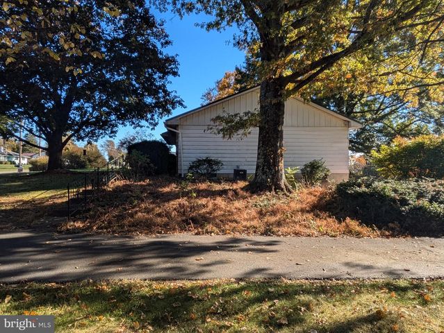 2291 MIDDLE RIDGE RD, Newport, PA 17074