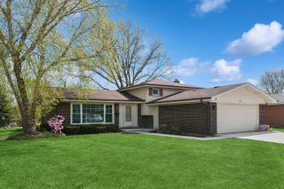 2007 N Spruce Terrace, Arlington Heights, IL 60004