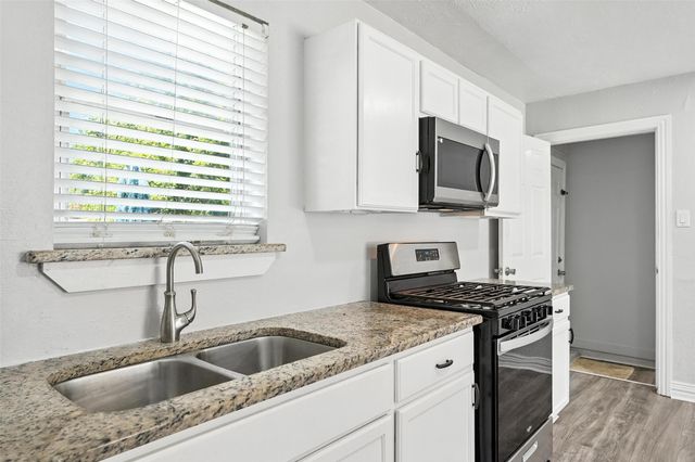 1808 Del Oak Drive, Mesquite, TX 75149