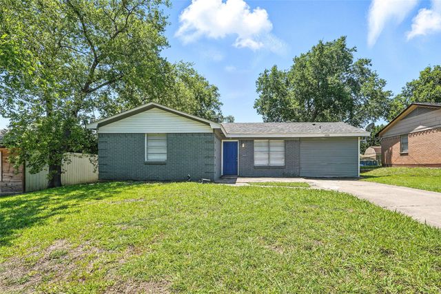 1808 Del Oak Drive, Mesquite, TX 75149