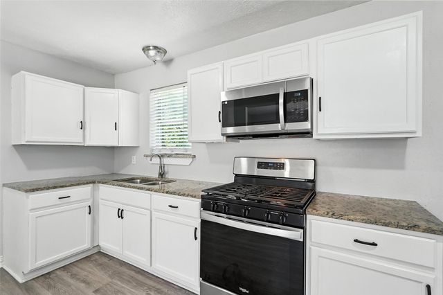 1808 Del Oak Drive, Mesquite, TX 75149