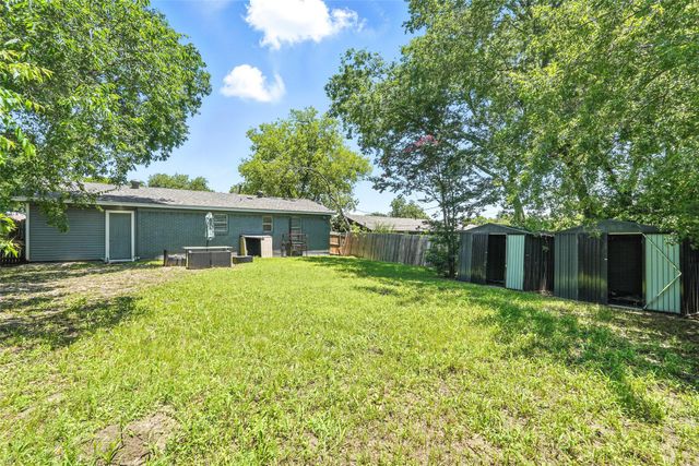 1808 Del Oak Drive, Mesquite, TX 75149
