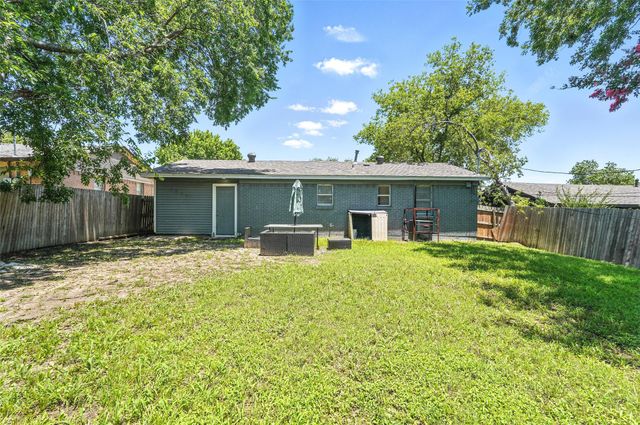 1808 Del Oak Drive, Mesquite, TX 75149
