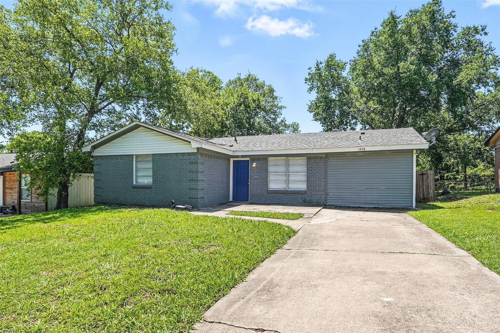 1808 Del Oak Drive, Mesquite, TX 75149
