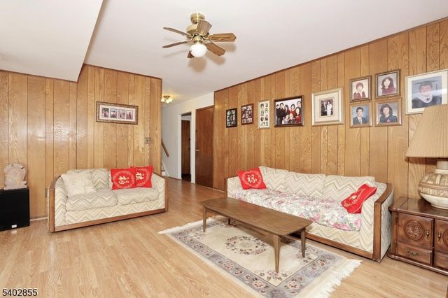 18 Schirra Dr, Wanaque Boro, NJ 07465