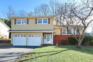 18 Schirra Dr, Wanaque Boro, NJ 07465