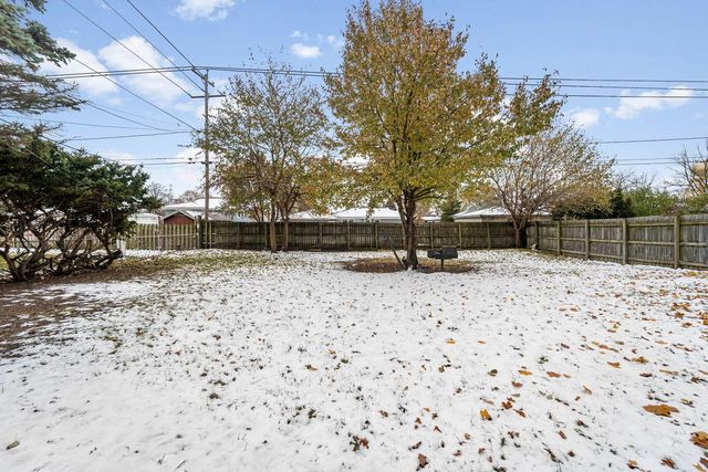 9433 Hulda DRIVE, Sturtevant, WI 53177